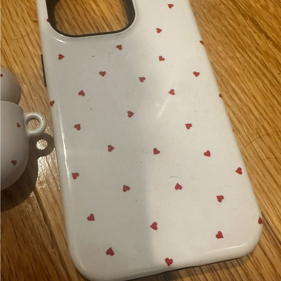 Tiny hearts phone and AirPod cases - Picture 3 of 6